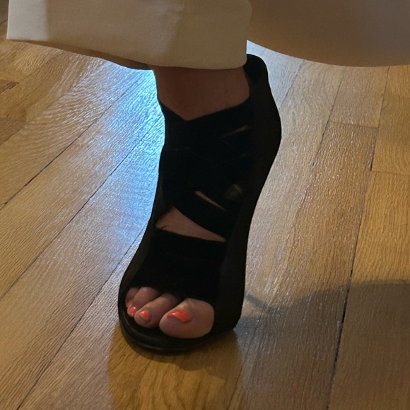 Tom Ford Vintage Peep Toe Heels - Picture 12 of 15